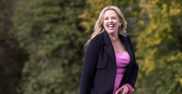 Більше не жарт: британка виграла мільйон фунтів після того, як розіграла чоловіка (фото)