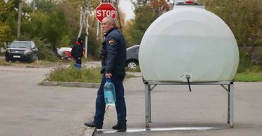 Нет мобильной связи, света и воды: что известно о блэкауте в Чернигове (фото)