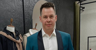 Відомий шоумен потрапив під обстріл у Києві, деталі атаки (фото)