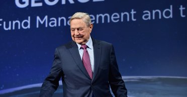 "Ми стежимо за вами": Трамп закликав посадити 95-річного Сороса і його сина