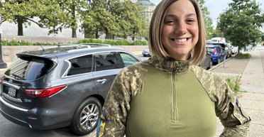 Скандал у ЗСУ: трансгендерку Сару Ештон-Сірілло відсторонили від посади спікера ТРО