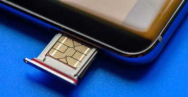 6 причин, по которым стоит купить смартфон с физическим слотом для SIM-карты
