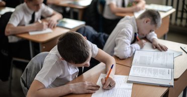 "Надо на фронт вас, может сдохнете быстрее": во Львове не уволили лаборанта из-за ссоры