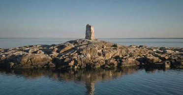Студентка виграла цілий острів у країні Європи, однак є один незвичний нюанс (фото)
