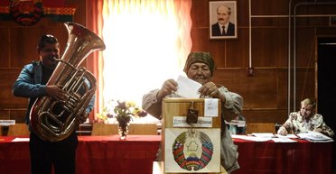 Выборы секонд-хенд. Почему политическая жизнь в Беларуси закатана в асфальт