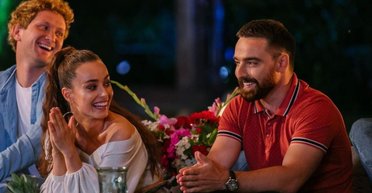 Финалист "Холостячки-1" Алексей Тригубенко впервые показал маму своего сына (фото)