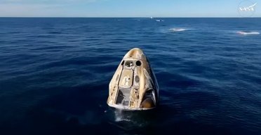 Летіли на 8 днів, а застрягли в космосі на 9 місяців: астронавти NASA повернулися додому (відео)