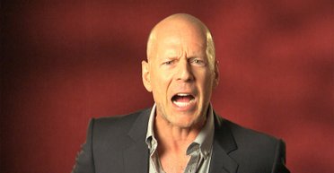 Важкохворий Брюс Вілліс зʼявився на публіці: як він виглядає (фото)