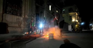 Куба погрузилась в тотальный блэкаут из-за блокады США: Трамп надеется, что "будет иметь честь" захватить страну (видео)