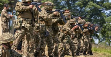 Мобилизация в Украине: кто из военнообязанных имеет право служить недалеко от дома