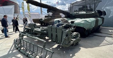 Система "Сапер": Росія модифікує свої танки Т-90М "Прорив" (фото)