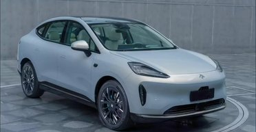 Китайці представили електрокросовер у стилі Tesla Model X із запасом ходу 600 км (фото)