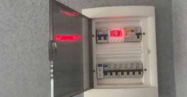 Як нормалізувати напругу в домі та квартирі під час відключень світла: топ дієвих способів