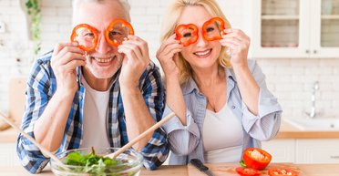 Ешьте овощи и больше двигайтесь: 5 секретов долголетия от старейших людей в мире