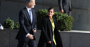 Королева Летиція показала, як зробити яскравим діловий образ (фото)