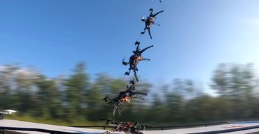 Прорыв в технологии дронов: новый БПЛА DART легко садится на движущийся транспорт (видео)