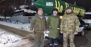 Не витримав зіткнення з французьким Renault: у РФ сталася ДТП із "Сарматмобілем" (відео)