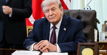 "Самый безопасный документ в мире": в США выпустят паспорта с изображением Трампа