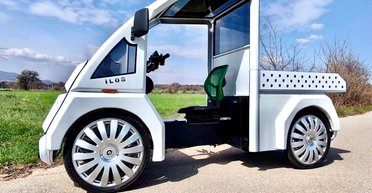 В Греции представили оригинальный гибрид грузовика и электровелосипеда (видео)