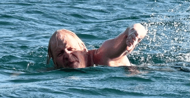 Коктейли, плавание и солнце: СМИ обнаружили, где проводит отпуск Борис Джонсон с семьей (фото)