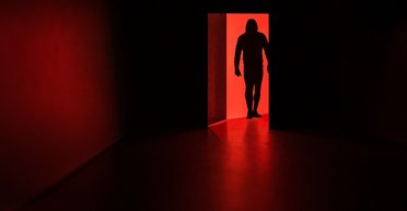 Откройте, это коллектор. Как в Украине выселяют должников из квартир