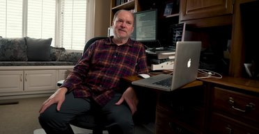 Чоловік купив 7000 комп'ютерів, але Apple забрала їх і знищила: як це сталося (відео)