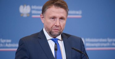 Не депортируют из страны: Польша продолжит защиту украинских беженцев, — глава МВД