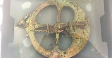 Испанские дайверы обнаружили уникальную древнюю астролябию (фото)