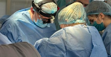 Киевлянин ослеп на один глаз после операции на носу: врачу объявили о подозрении