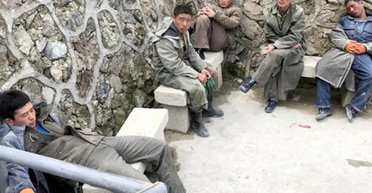 "Без перерывов": сотня тысяч северных корейцев работают в РФ за 10 долларов в месяц, — Fox News