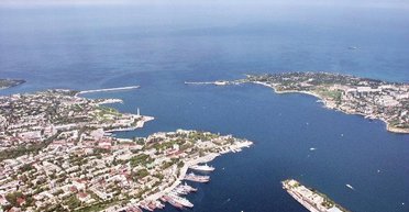 Путь к носителю "Калибров": спутник показал, как выглядит оборона Севастополя после шторма (фото)