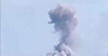 Снесло 100-метровый ангар: как выглядит "Луганский машиностроительный завод" после авиаудара (фото)