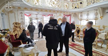 Дом весь в золоте: на Закарпатье депутат райсовета скрыл в декларации более 8 млн грн (фото)