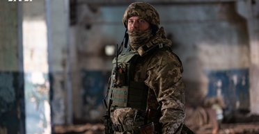 "Було психологічно важко": зірка "Чорного ворона" вистрілив у колегу по знімальному майданчику