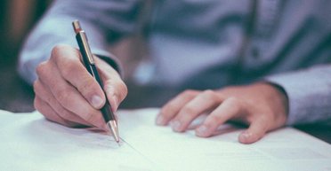 Ворог не заслуговує на велику букву. Як і чому пишуть назву країни-агресора українці