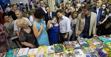 Язык до Москвы доведет. Как относятся к закону о языке и школьной реформе в команде Зеленского