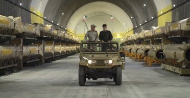Тысячи баллистических ракет: Иран показал подземную базу с большими запасами оружия (видео)