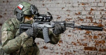 "Калашников" адаптує АК-12 і РПЛ-20 для бойових умов: візит делегації в зону конфлікту