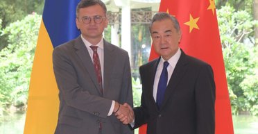 В КНР официально заявили, что Киев готов к переговорам с РФ: что говорят в МИД Украины