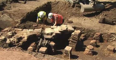 Дорожче за золото: на давньоримських руїнах знайшли таємничий фіолетовий камінь (фото)