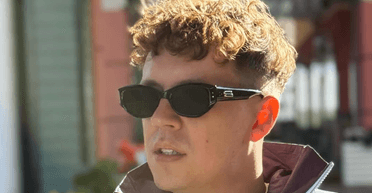 Відомий співак, який засуджував війну в Україні, отримав російський паспорт