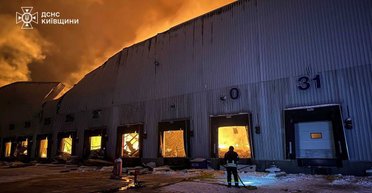 Удар ВС РФ по крупнейшему складу Roshen: что будет с ценами на продукцию