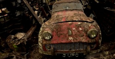 Неожиданная находка: в старом сарае обнаружили раритетные британские ретроавто (видео)