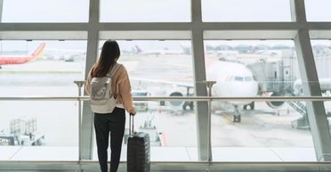 Новый год дважды: задержка рейса испортила людям "путешествие во времени"