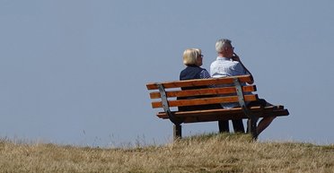 Есть ли жизнь на пенсии. На что могут рассчитывать украинцы после 60