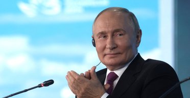 Путин назвал "своим фаворитом" на выборах в США Байдена, но его "сняли с гонки"