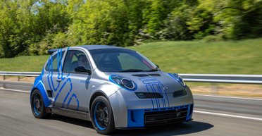 Карманная ракета: Nissan показал малоизвестный 23-летний хэтчбек на 300 сил (фото)