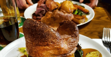 Причина неожиданная: посетители паба годами не могут заказать место в любимом заведении