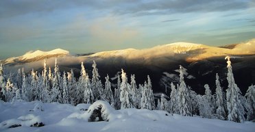 В Горганы на трамвае. Вглубь зимних гор по столетней узкоколейке