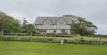 "Прокинулися, а будинку вже немає": сусіди шоковані раптовим зникненням старовинного котеджу